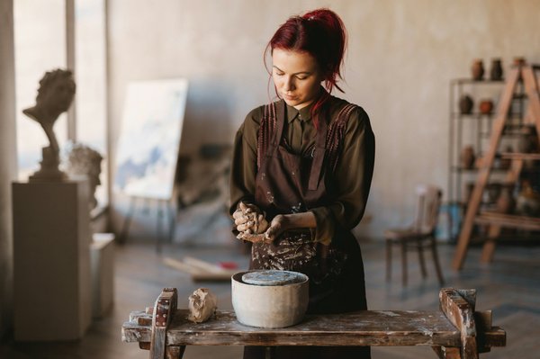 Où apprendre les techniques de sculpture sur pierre en Italie : ateliers et maîtres recommandés ?